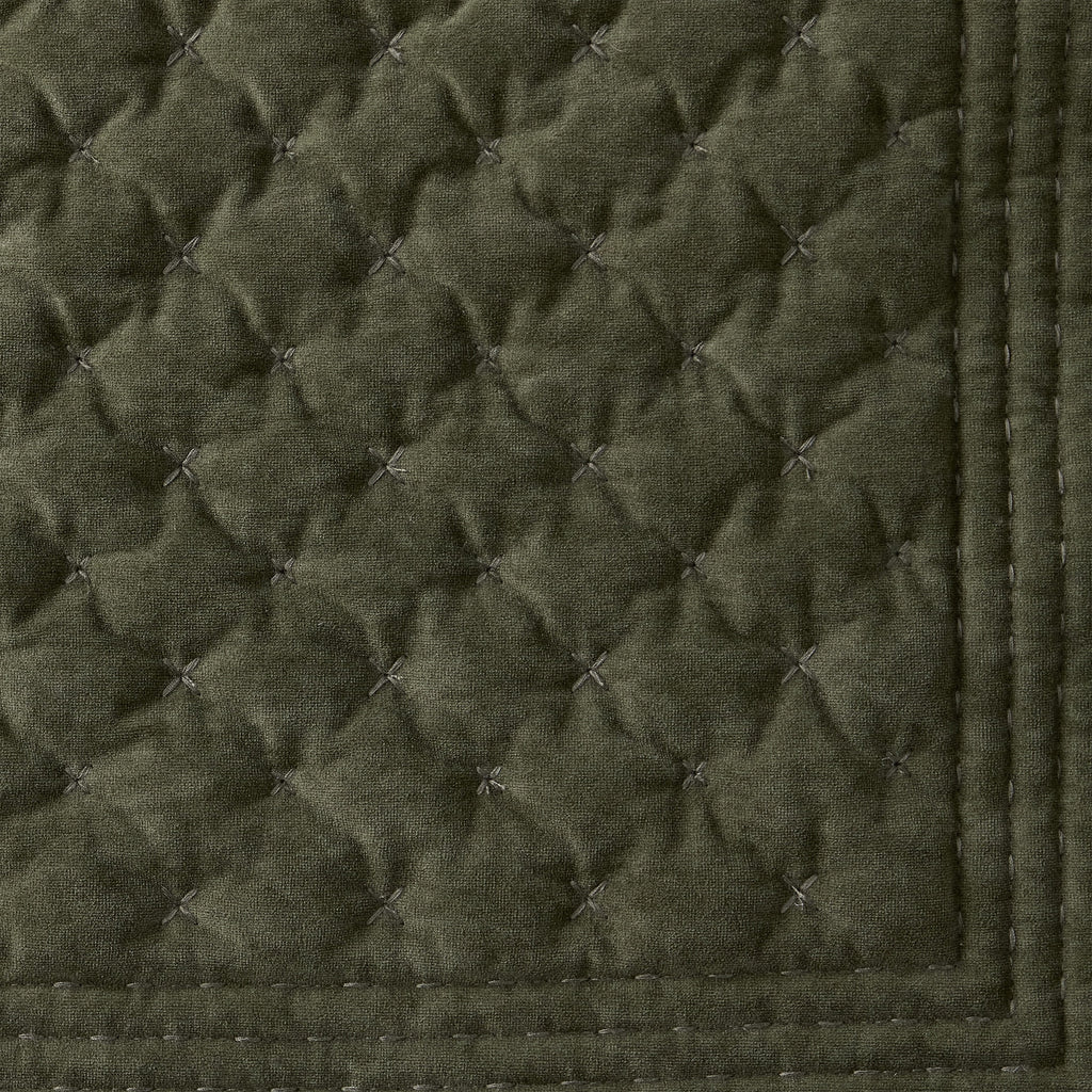 AVERO™ Tufted Matte Velvet Quilt, King - AVERO™
