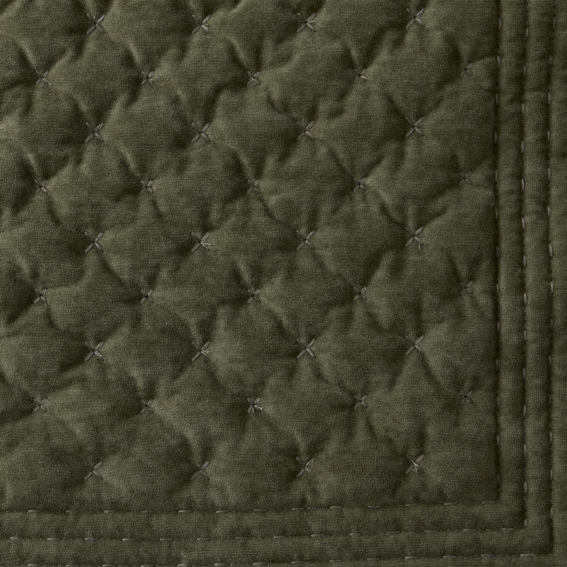 AVERO™ Tufted Matte Velvet Quilt, King - AVERO™