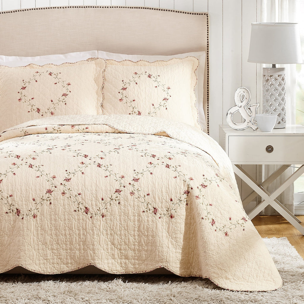 AVERO™ Hannalore Cotton Quilt, Burgundy, Full/Queen, All Ages - AVERO™