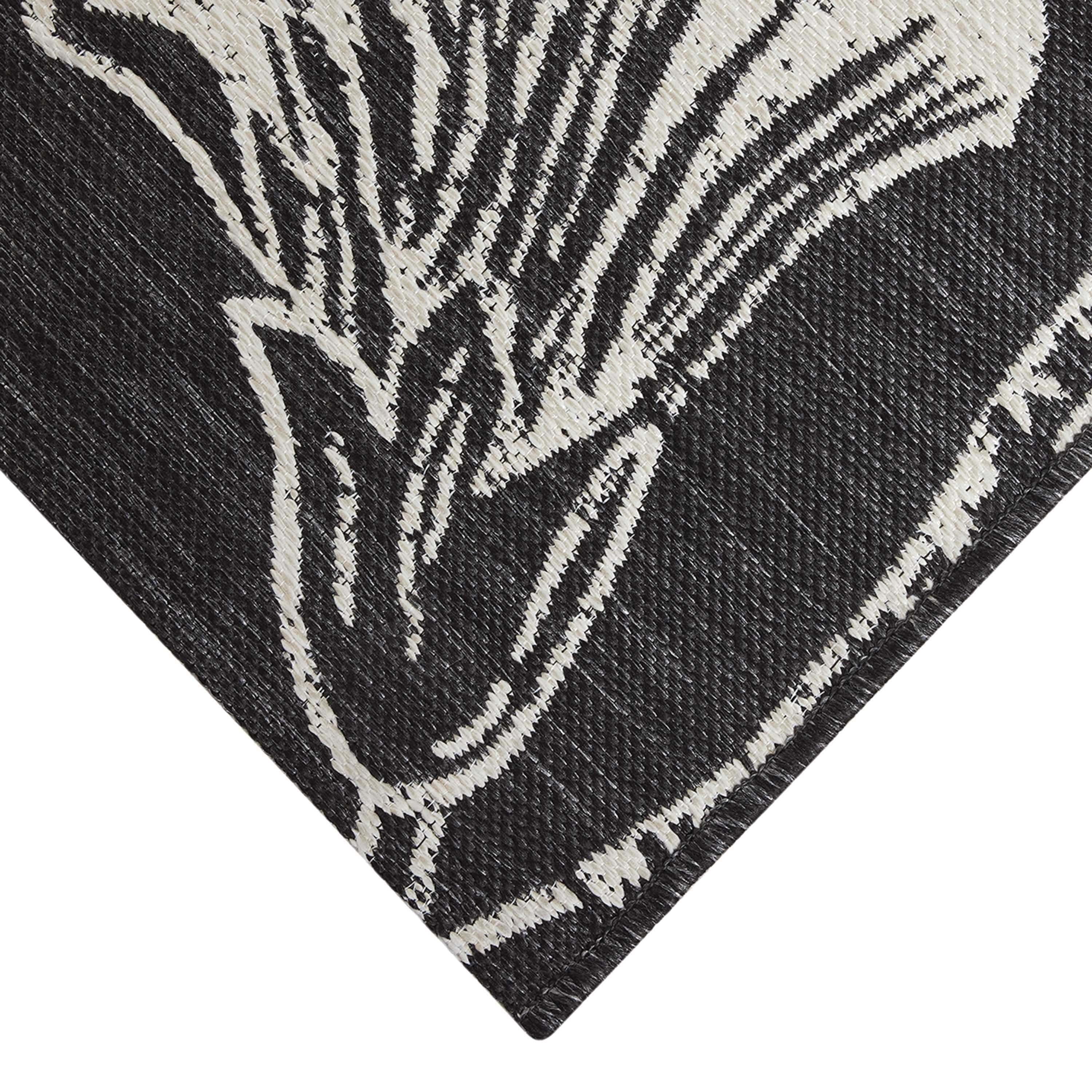 AVERO™ 7' x 10' Black & White Floral Outdoor Rug - AVERO™