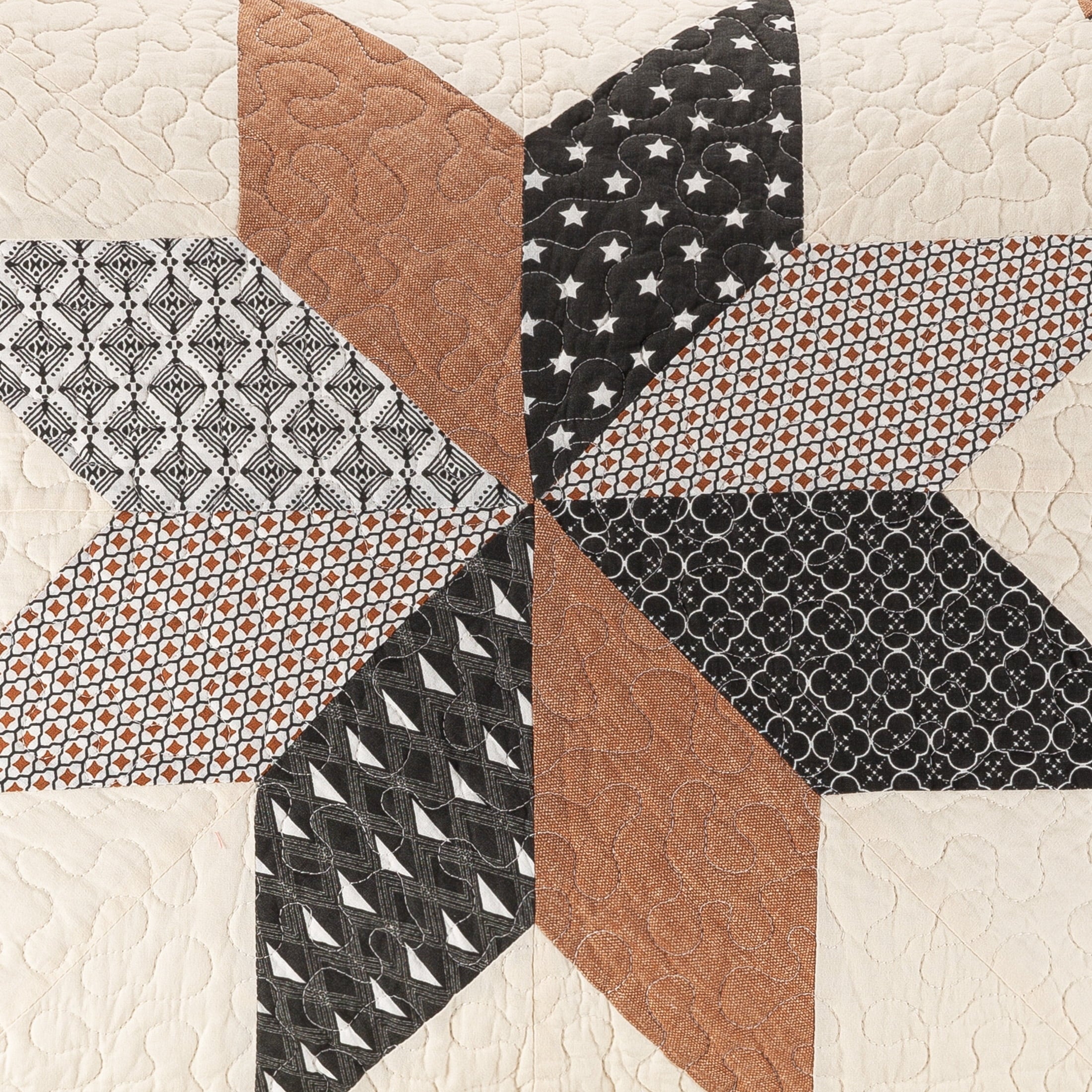 AVERO™ Starburst Patchwork Cotton Quilt, King Bedding - AVERO™