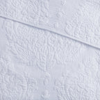 AVERO™ Paisley Medallion Cotton Quilt, King, White, Scalloped Bedding - AVERO™