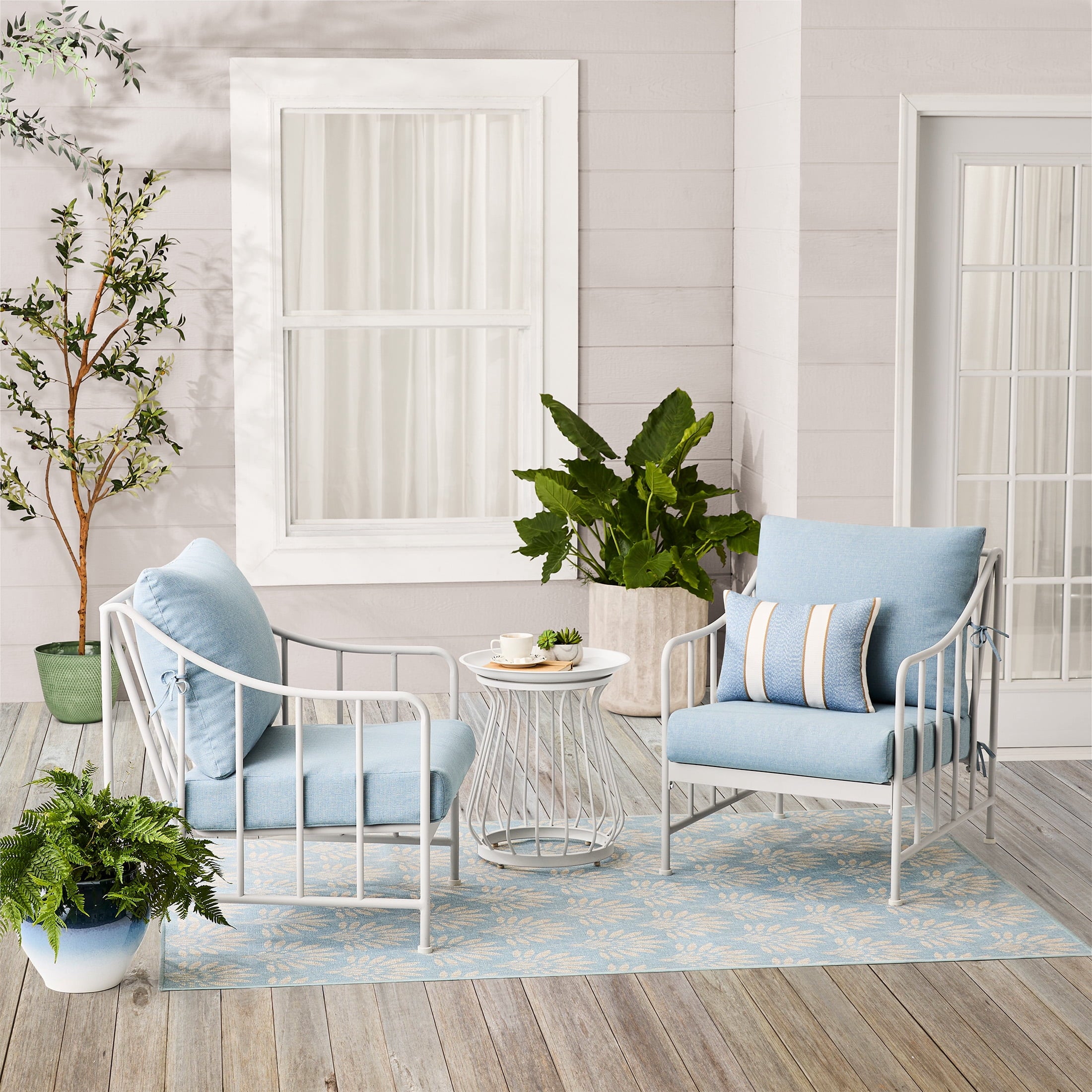 AVERO™ Aubrey 3-Piece Metal Outdoor Chat Set, White & Blue - AVERO™
