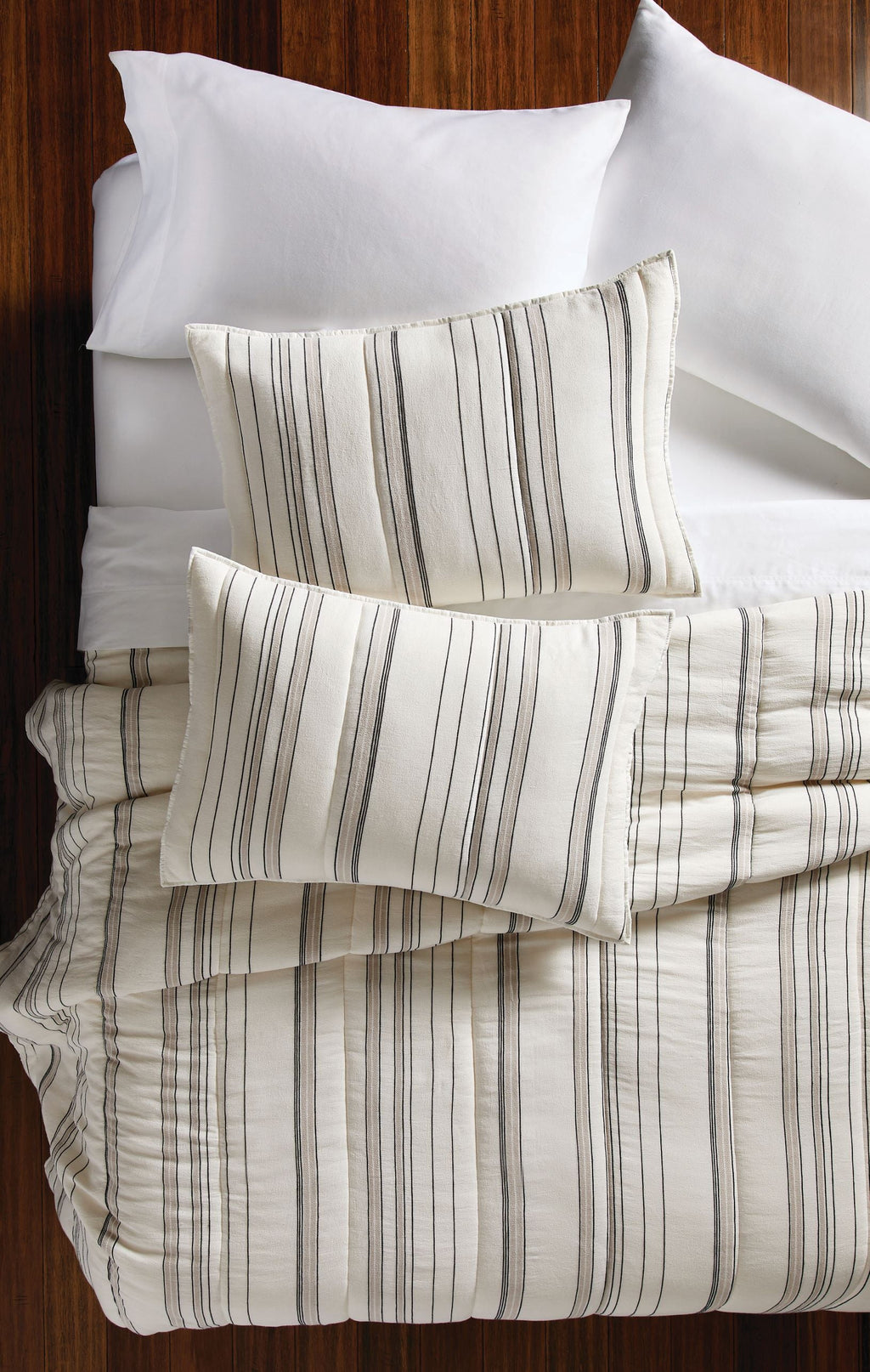 AVERO™ Ticking Stripe Cotton Quilt, Off-White, Full/Queen, All Ages - AVERO™