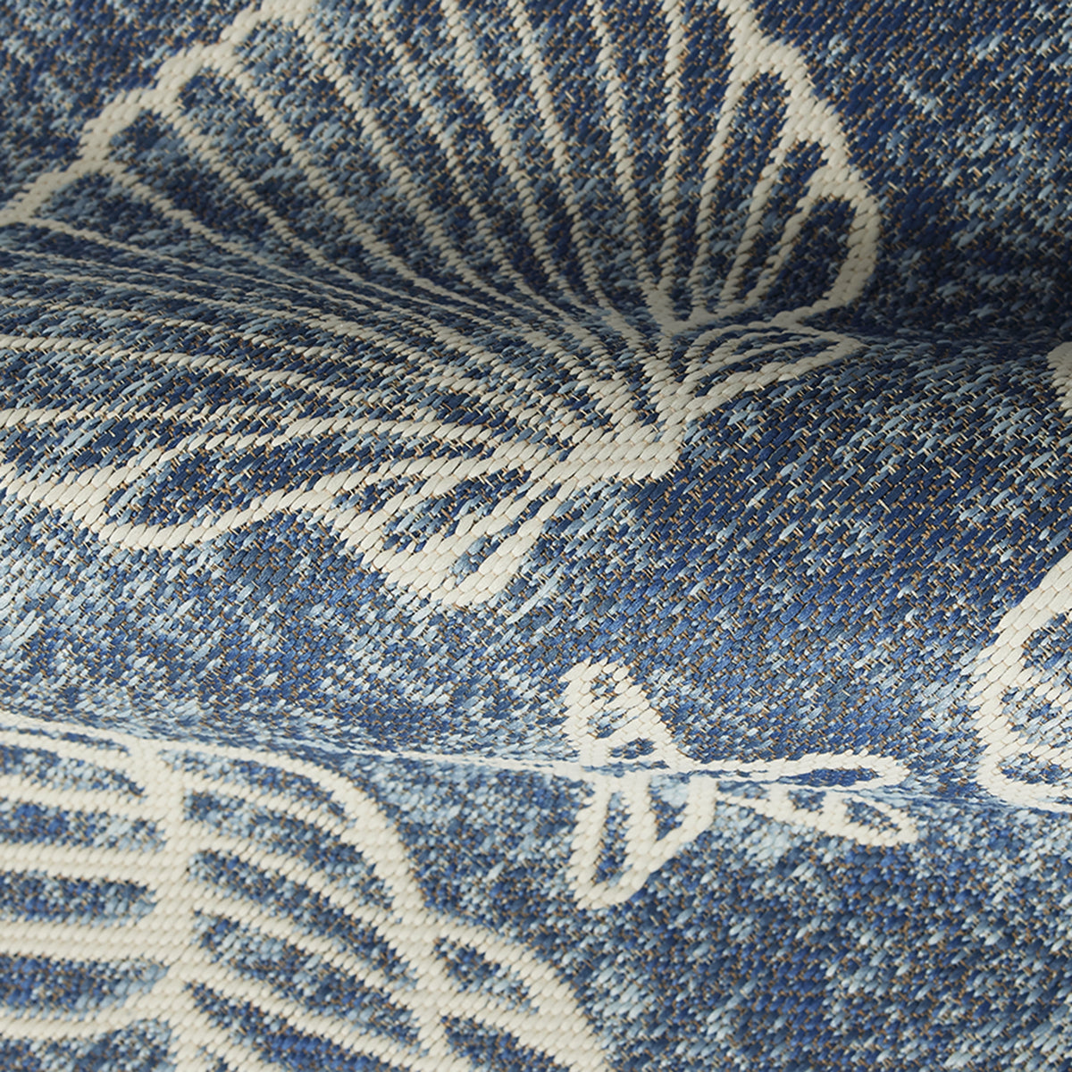 AVERO™ 5' x 7' Blue Seashell Outdoor Rug - AVERO™