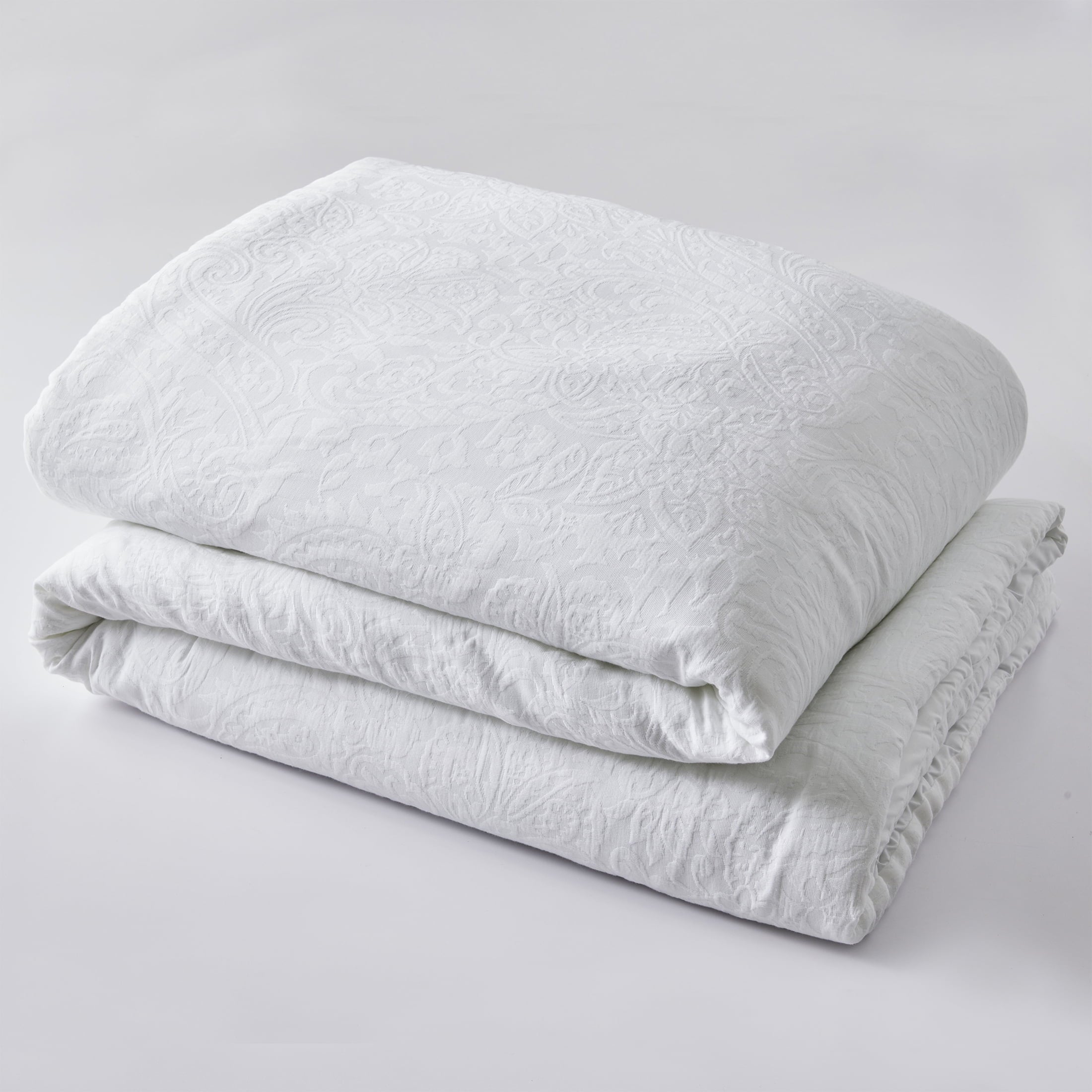 AVERO™ 3-Piece White Paisley Matelasse Comforter Set, Full/Queen - All-Season Bedding - AVERO™