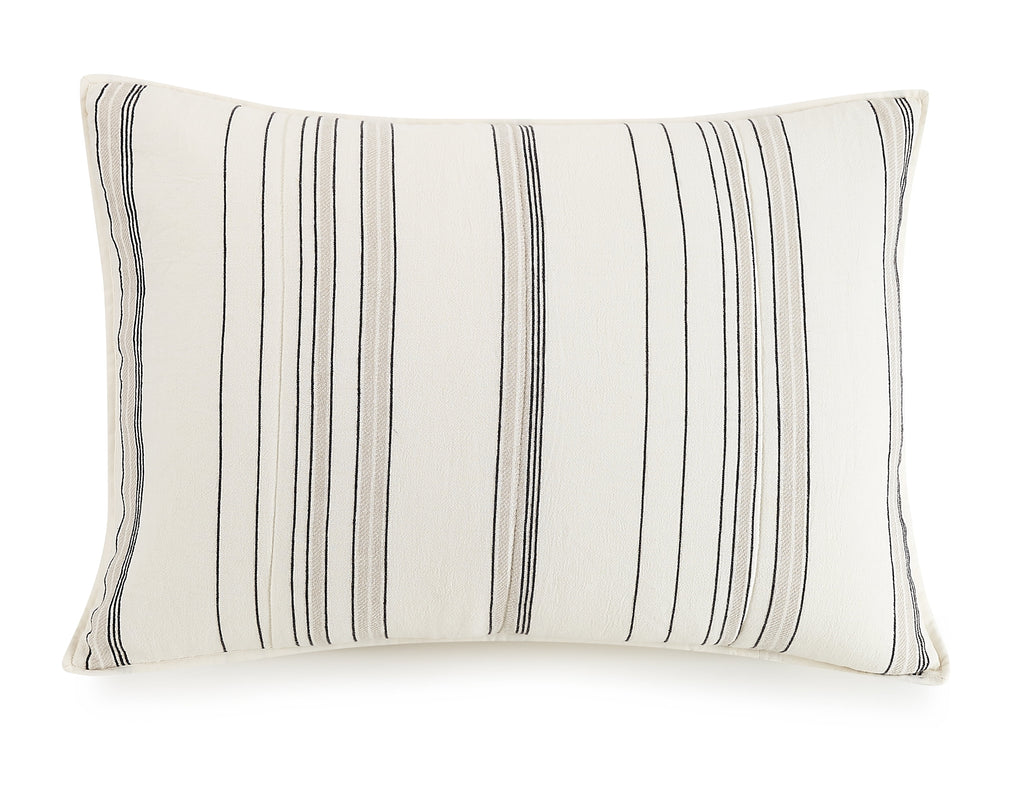 AVERO™ Ticking Stripe Cotton Quilt, Off-White, Full/Queen, All Ages - AVERO™