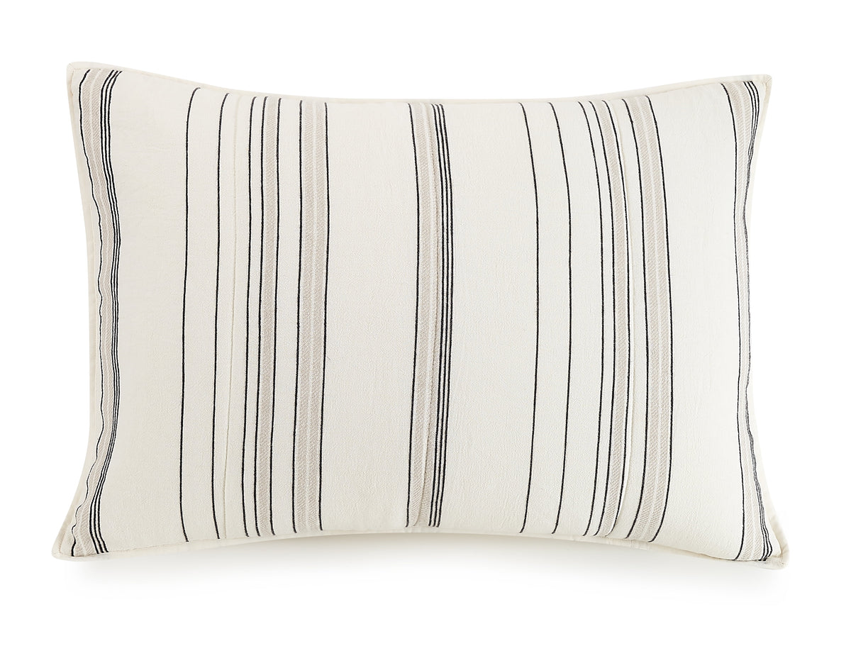 AVERO™ Ticking Stripe Cotton Quilt, Off-White, Full/Queen, All Ages - AVERO™