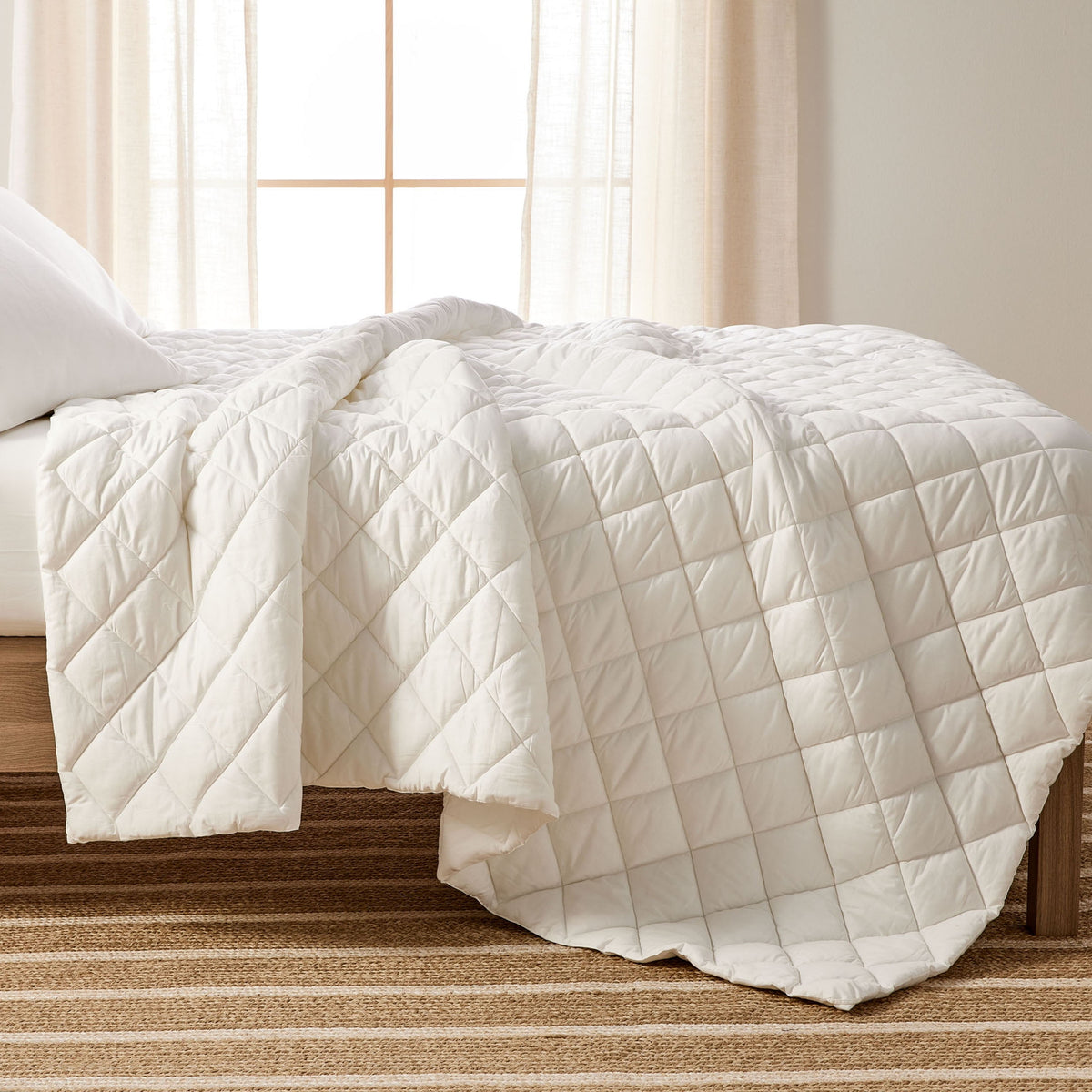 AVERO™ All Season Full/Queen Duvet Insert 90 x 92 - AVERO™