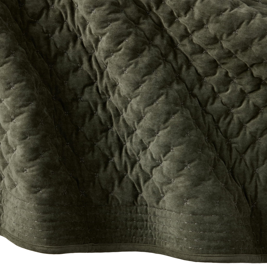 AVERO™ Tufted Matte Velvet Quilt, King - AVERO™
