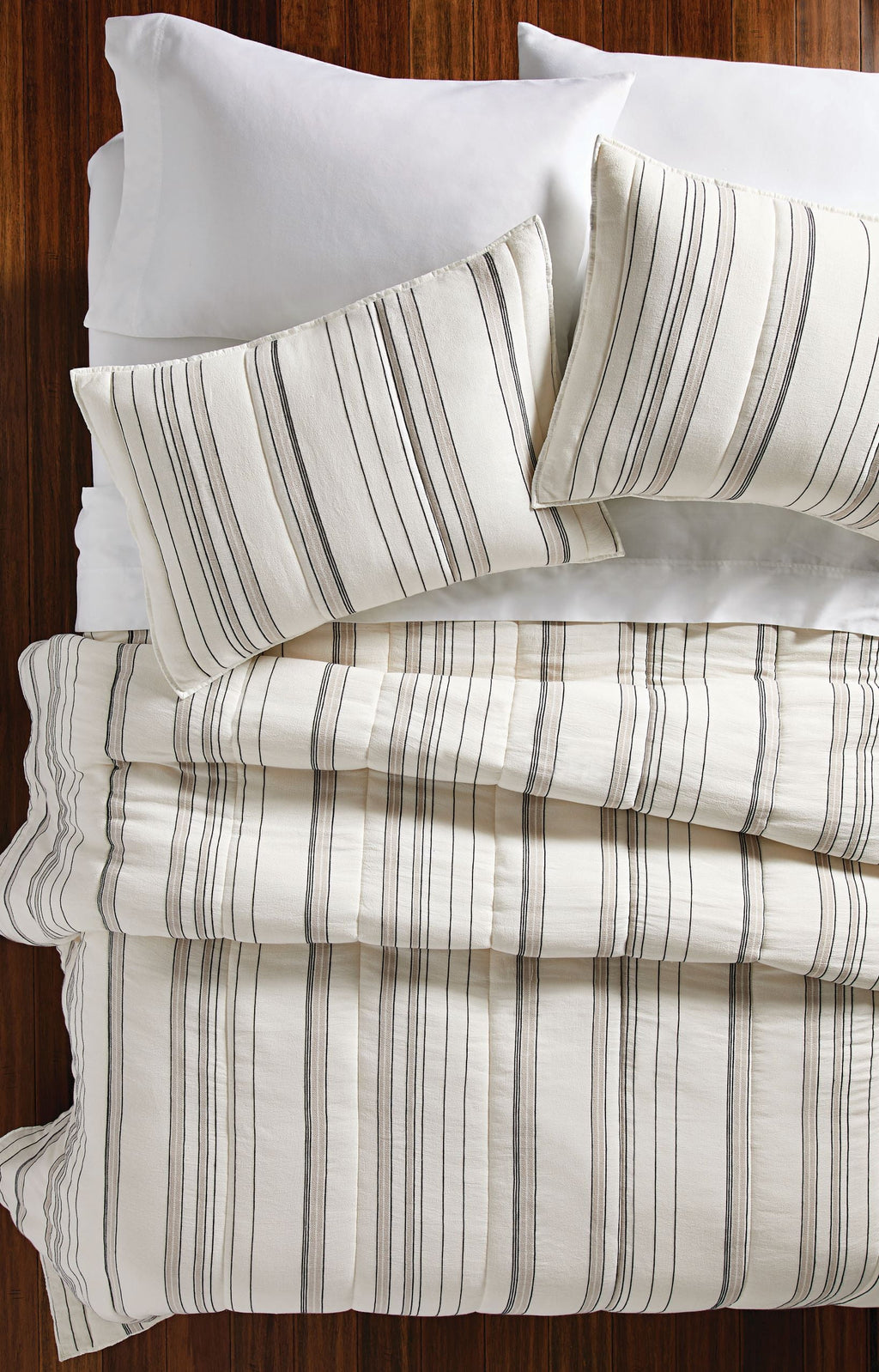 AVERO™ Ticking Stripe Cotton Quilt, Off-White, Full/Queen, All Ages - AVERO™