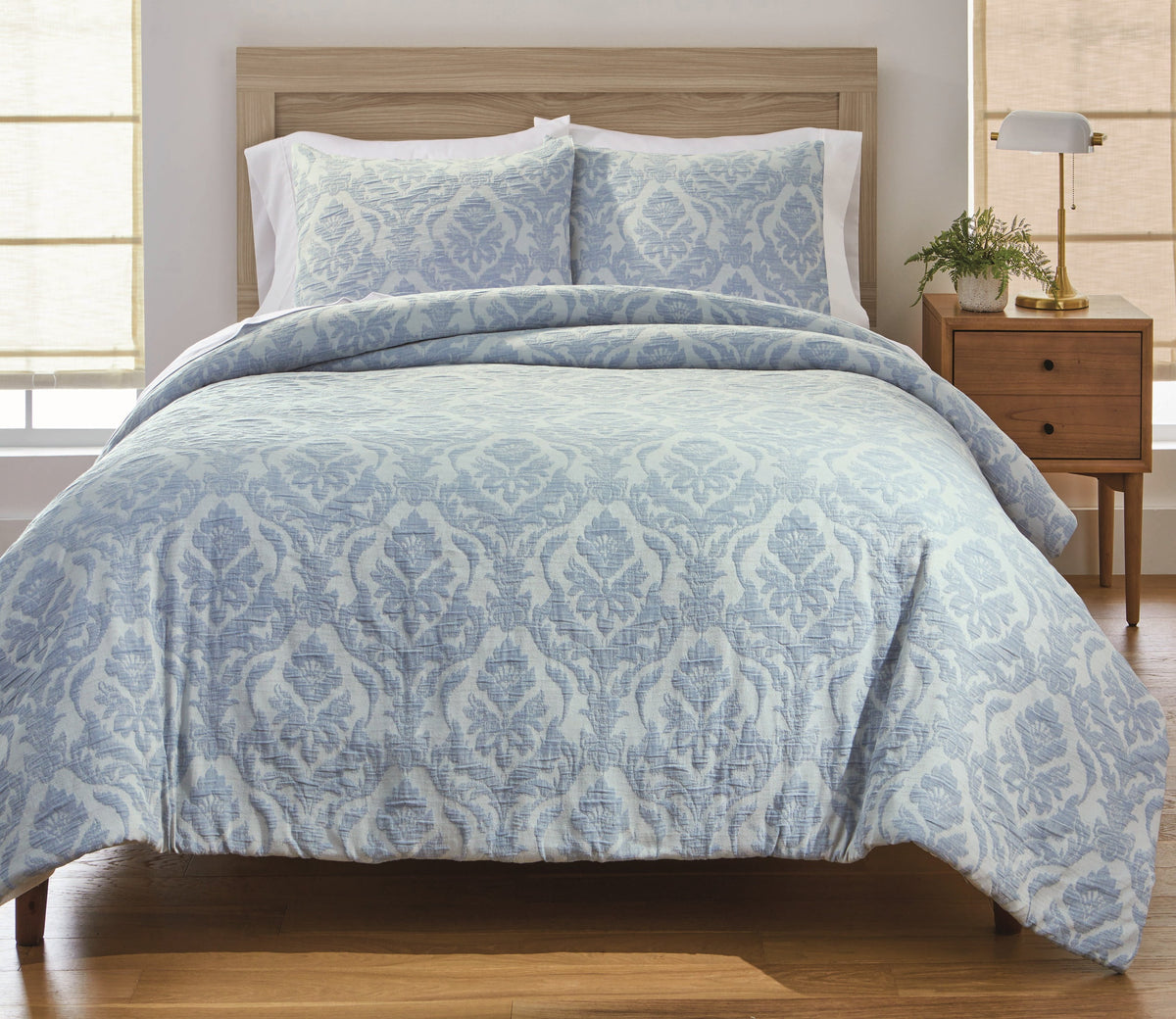AVERO™ 3-Piece White Paisley Matelasse Comforter Set, Full/Queen - All-Season Bedding