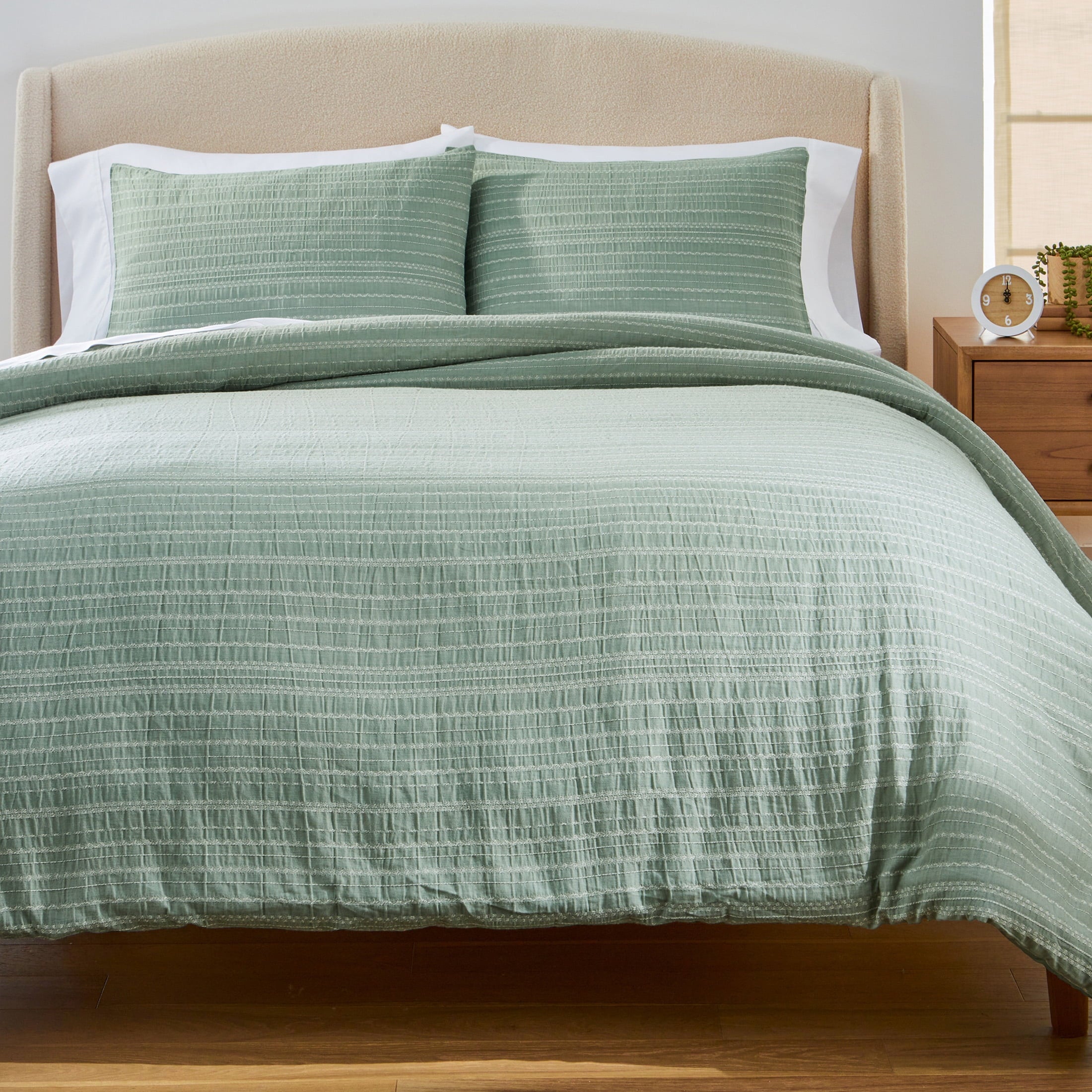 AVERO™ 3-Piece White Paisley Matelasse Comforter Set, Full/Queen - All-Season Bedding