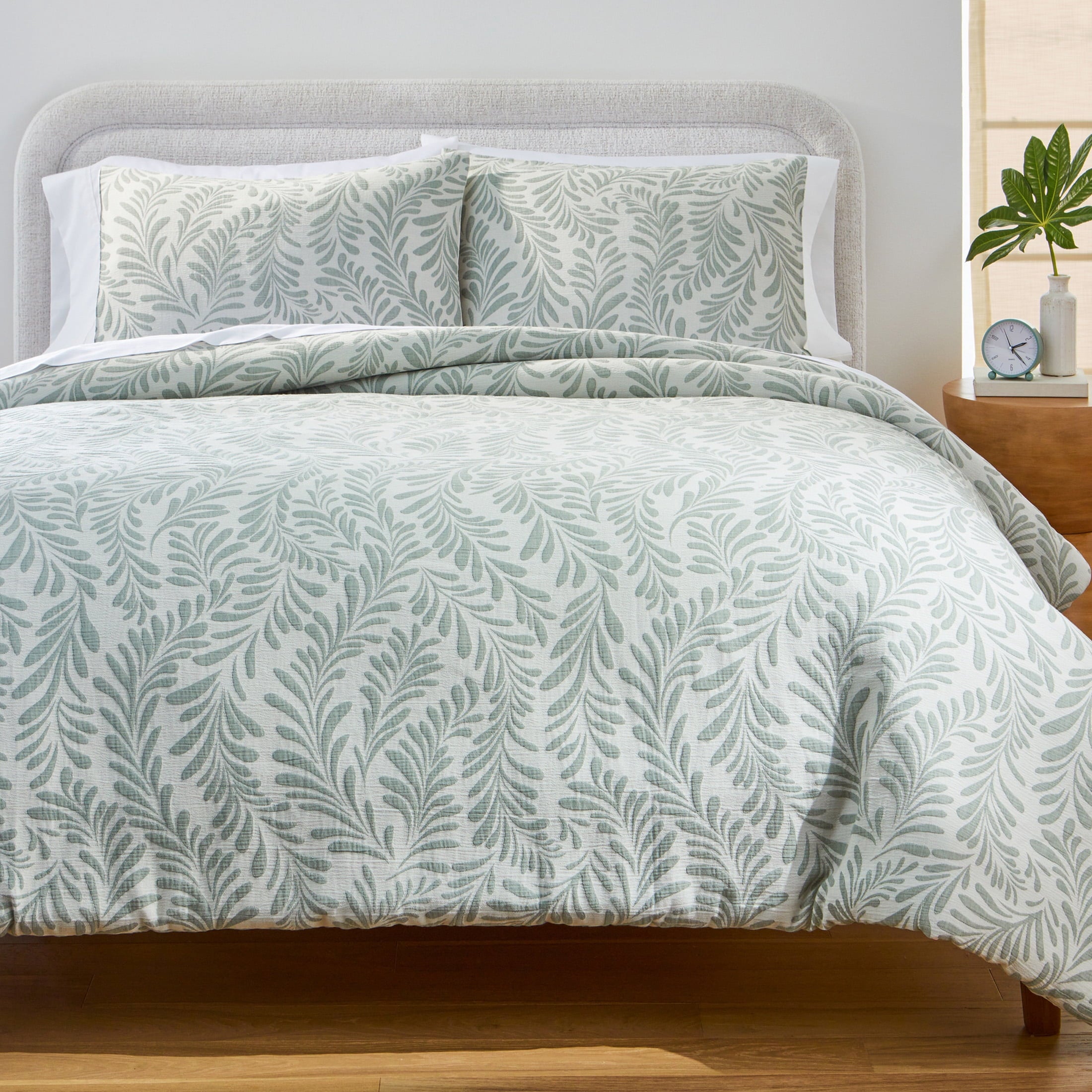 AVERO™ 3-Piece White Paisley Matelasse Comforter Set, Full/Queen - All-Season Bedding