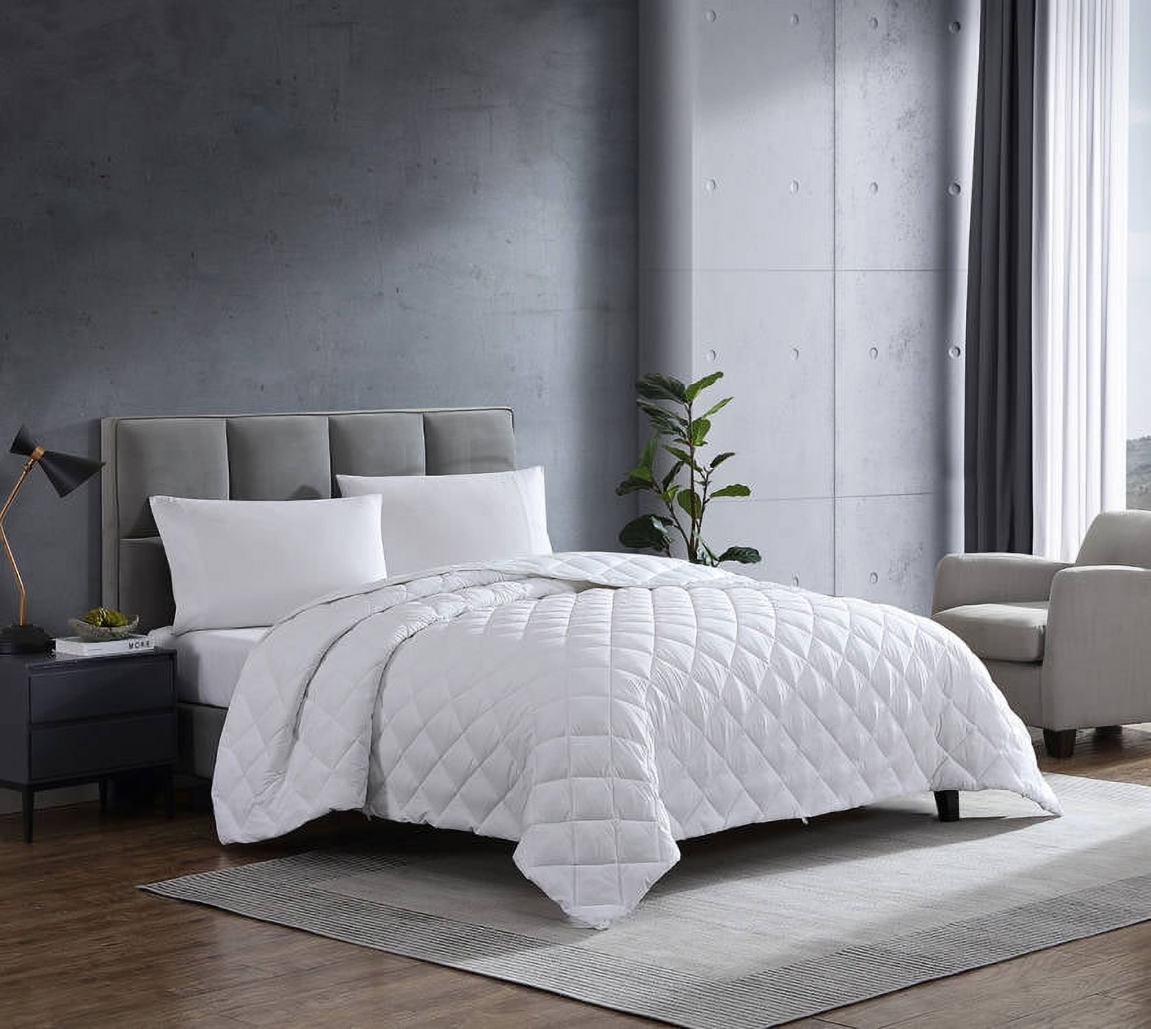 AVERO™ All Season Full/Queen Duvet Insert 90 x 92 - AVERO™