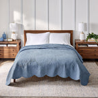 AVERO™ Paisley Medallion Cotton Quilt, King, White, Scalloped Bedding