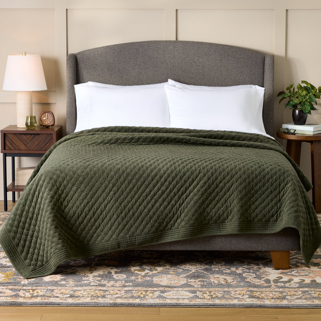 AVERO™ Tufted Matte Velvet Quilt, King - AVERO™
