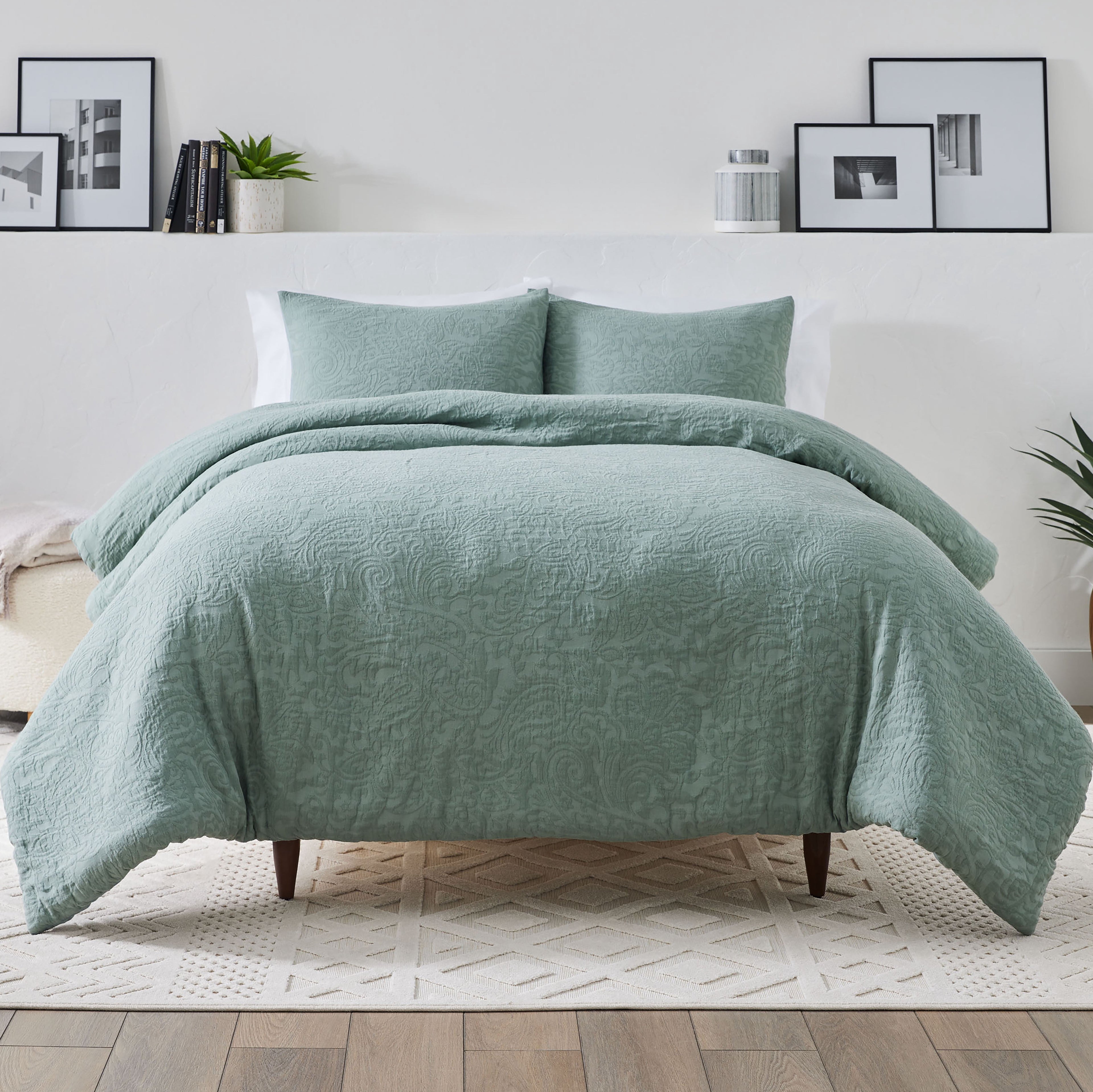 AVERO™ 3-Piece White Paisley Matelasse Comforter Set, Full/Queen - All-Season Bedding