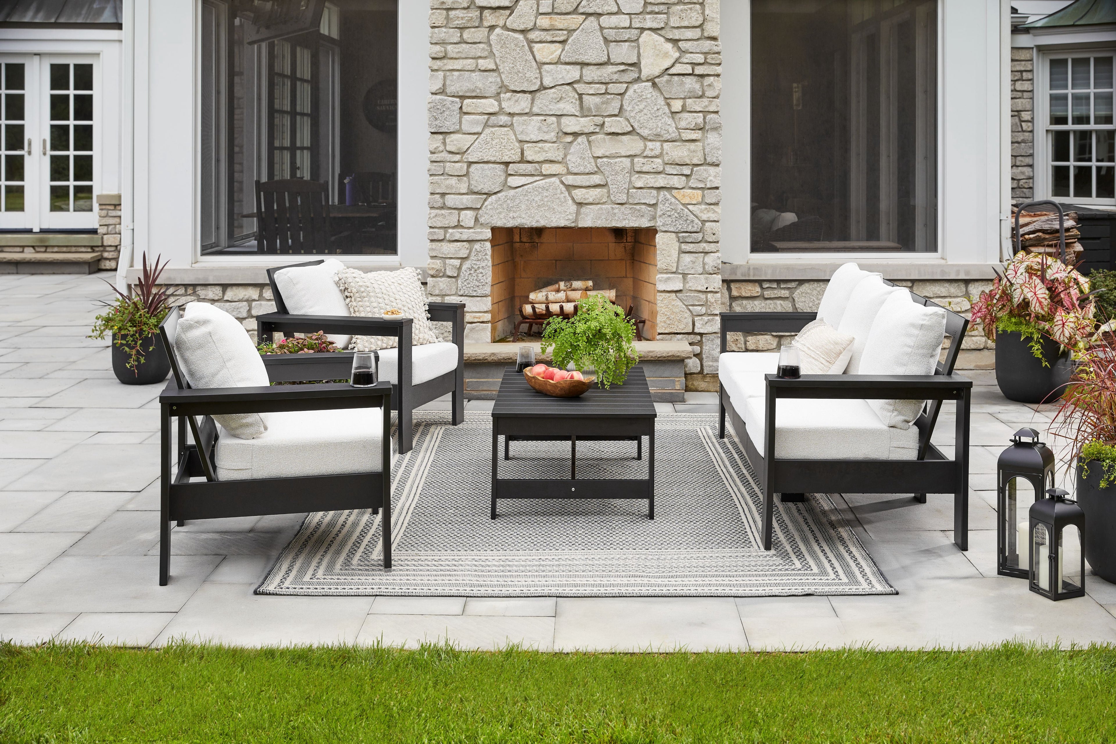 AVERO™ Ezra 4-Piece Outdoor HDPE Conversation Set, White with Neutral Palm Cushions