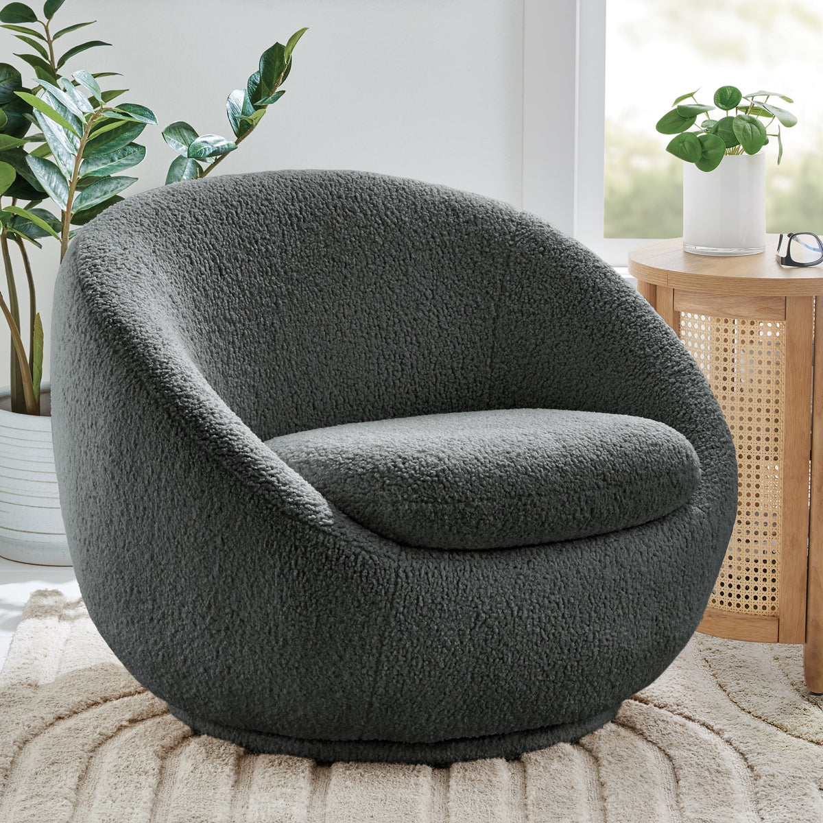 AVERO™ Mira Swivel Accent Chair, Cream