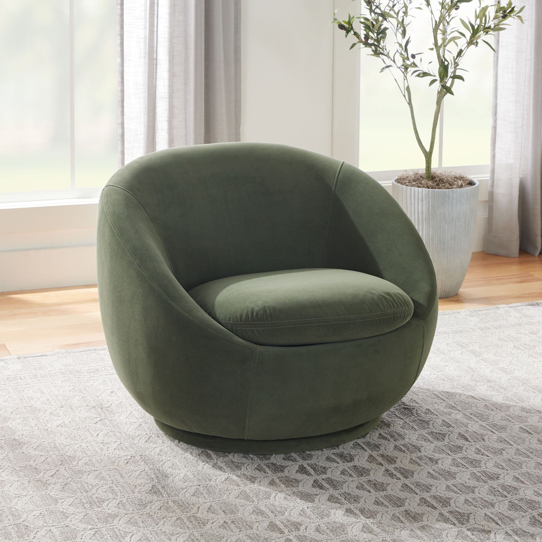 AVERO™ Mira Swivel Accent Chair, Cream