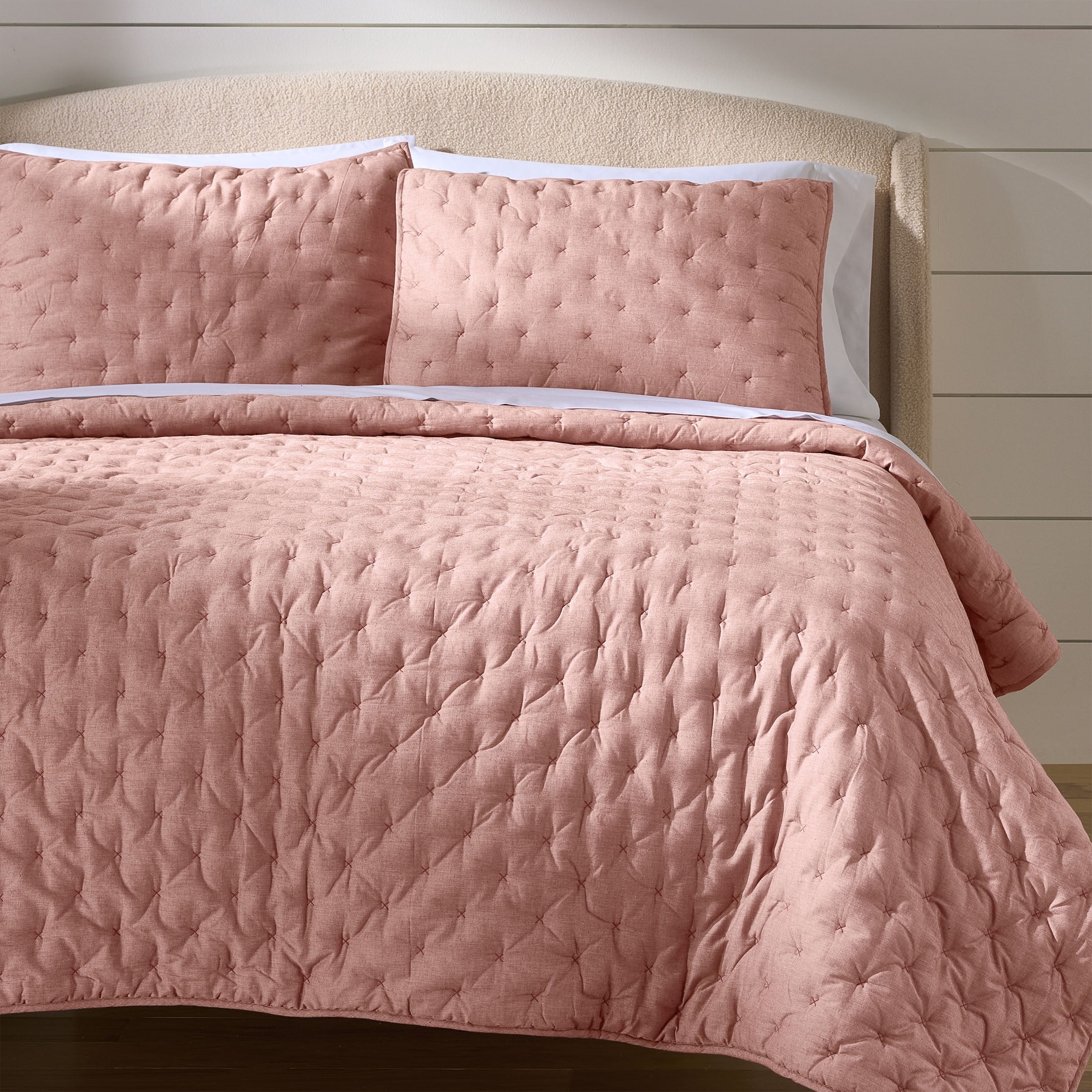 AVERO™ Rose Chambray Quilt, King - AVERO™