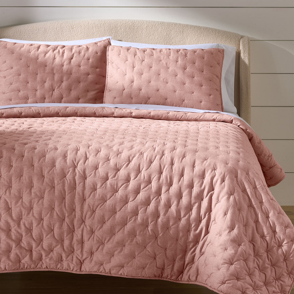 AVERO™ Rose Chambray Quilt, King - AVERO™