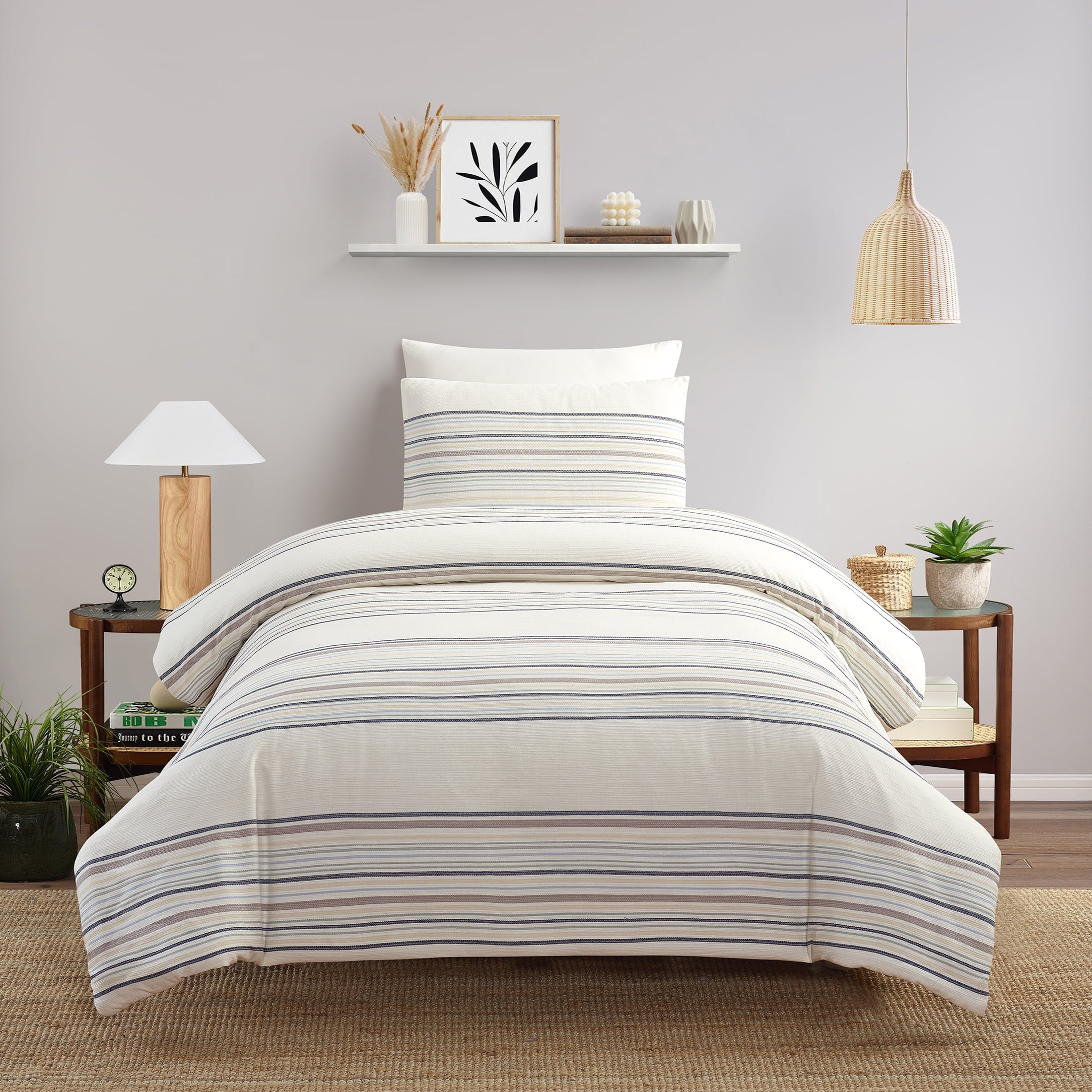 AVERO™ 3-Piece White Paisley Matelasse Comforter Set, Full/Queen - All-Season Bedding