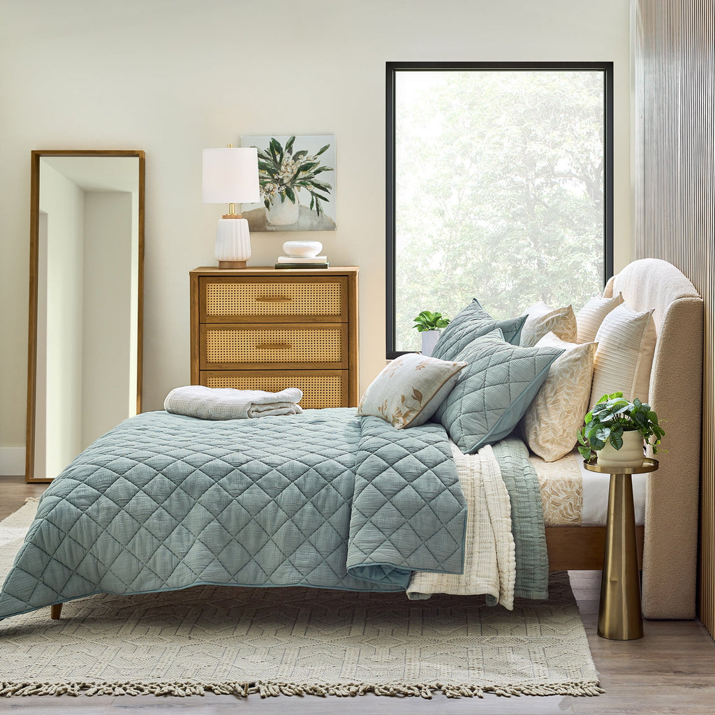 AVERO™ Diamond Gauze Quilt, Sage Green, Full/Queen - AVERO™