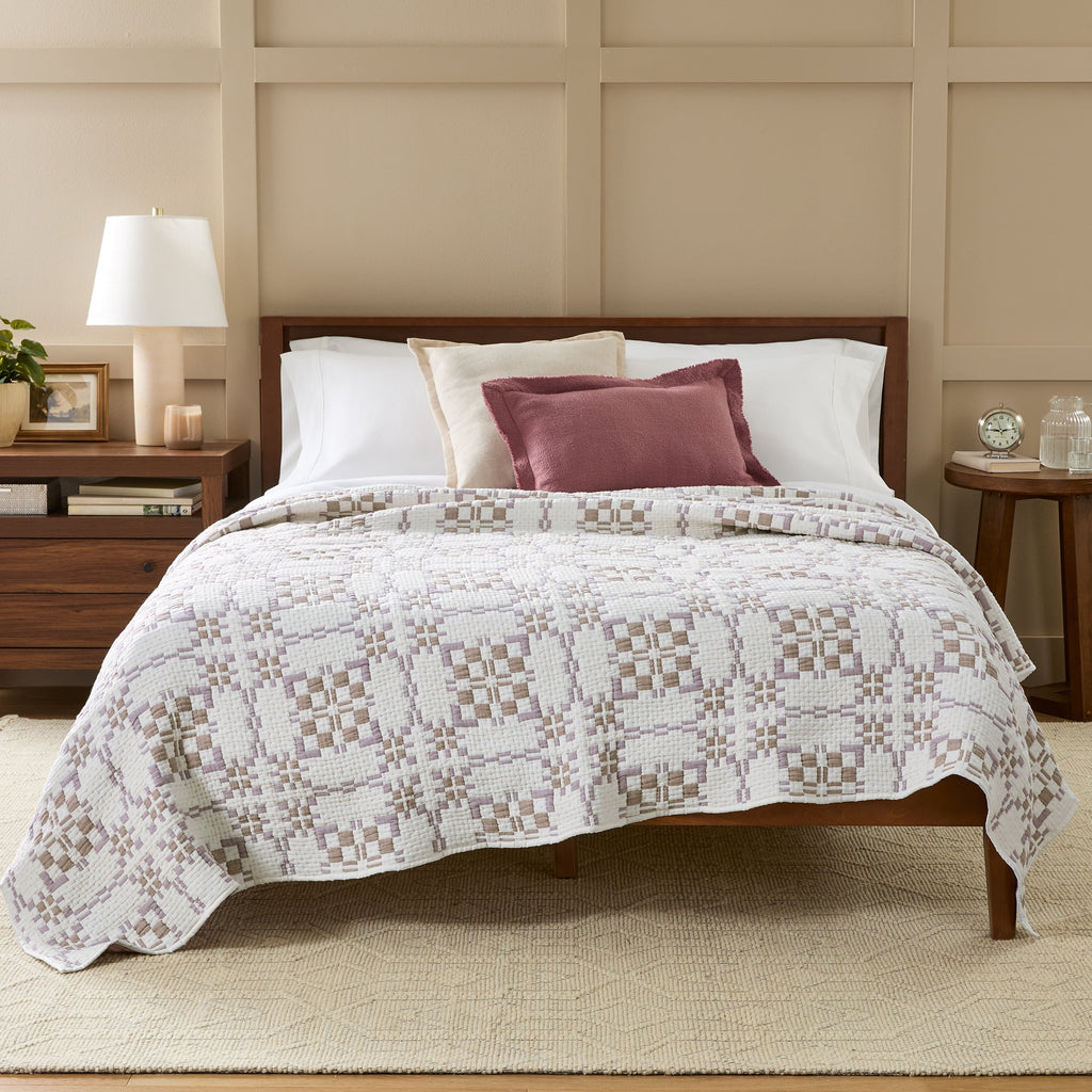 AVERO™ Ivory Modern Mosaic Cotton Matelasse Reversible Quilt, King - AVERO™