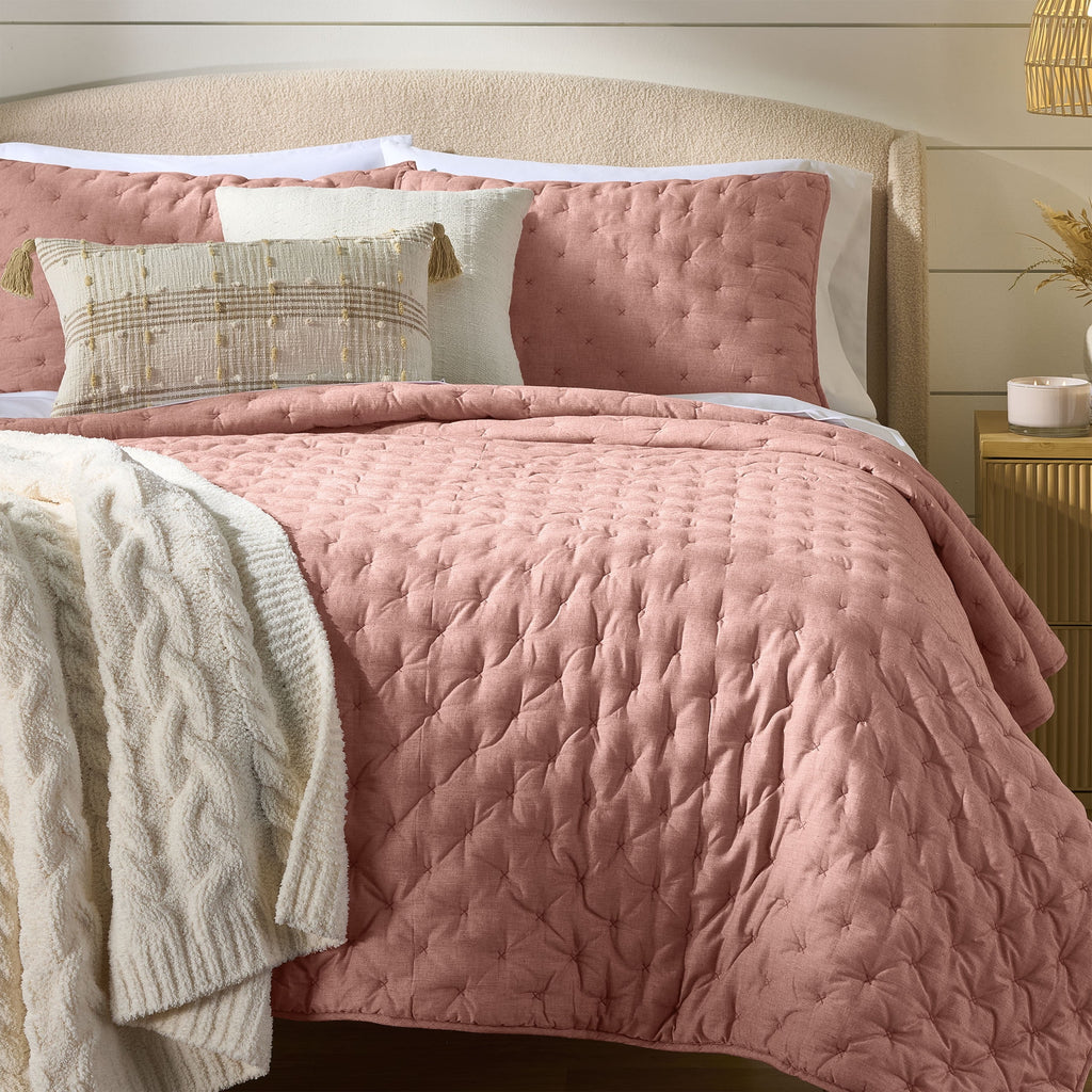 AVERO™ Rose Chambray Quilt, King - AVERO™