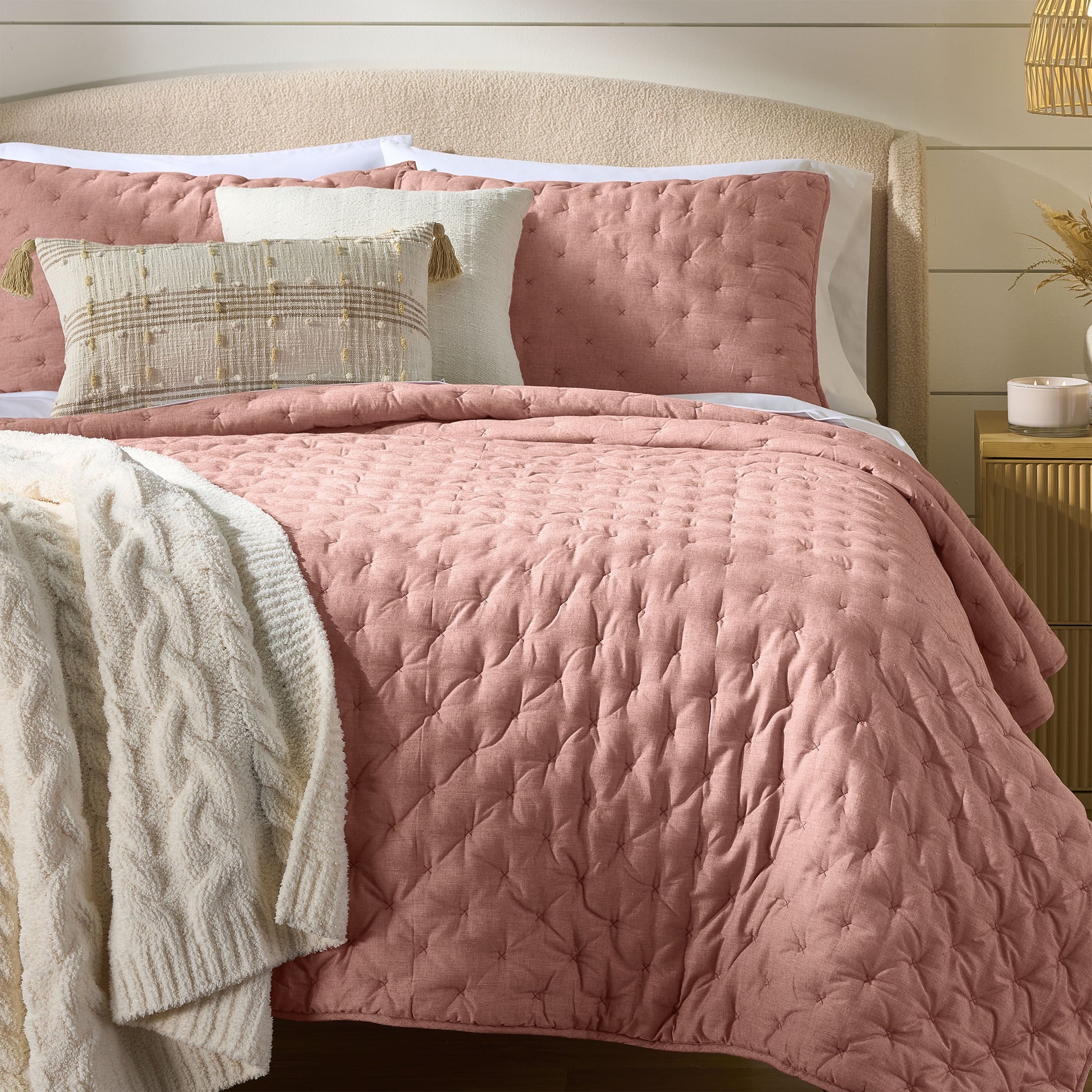 AVERO™ Rose Chambray Quilt, King - AVERO™