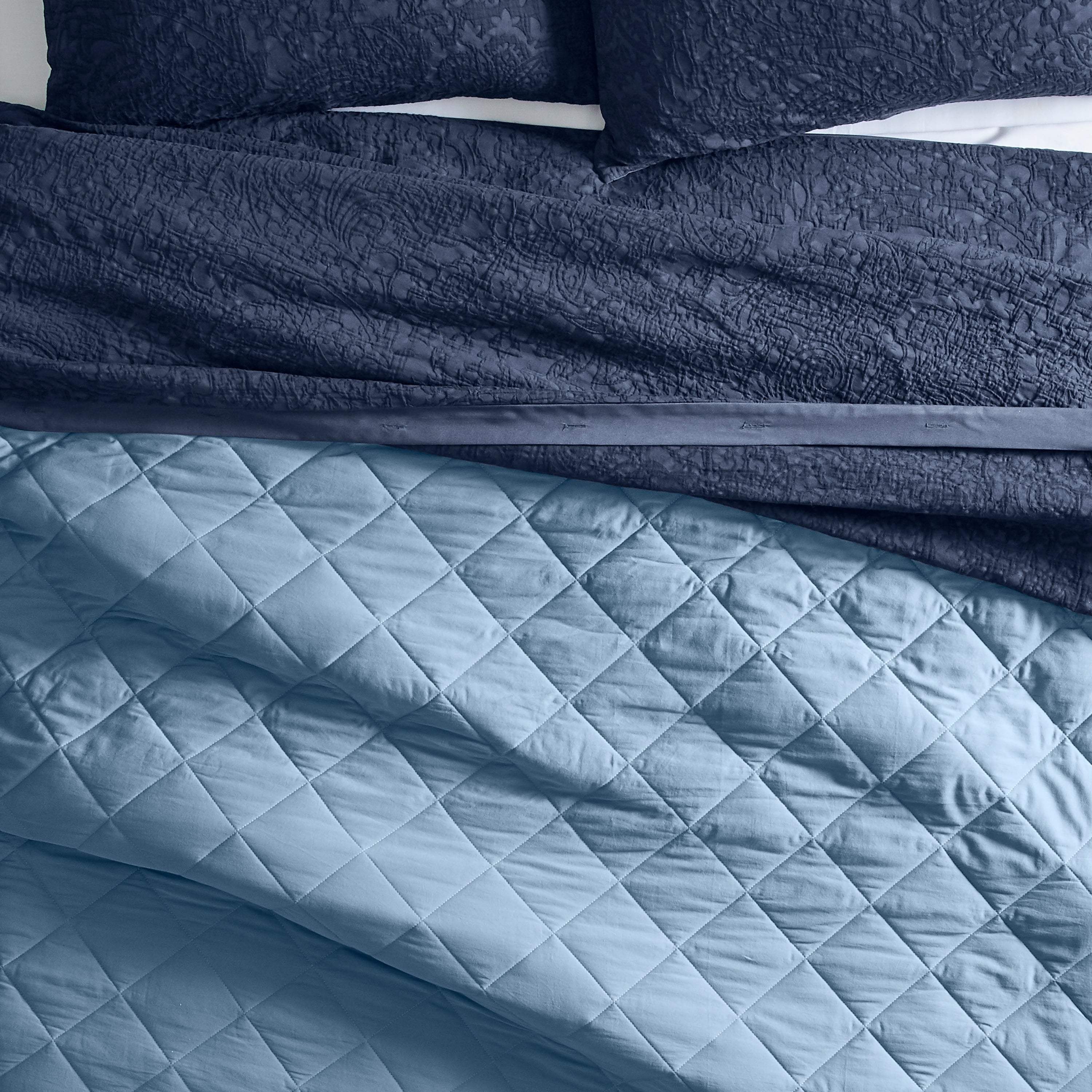 AVERO™ Down Alternative Comforter, Full/Queen - Blue, Reversible - AVERO™