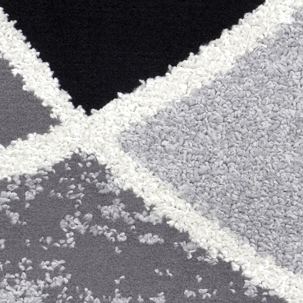 AVERO™ Block Polypropylene Rug, 4'11" x 7', Black - AVERO™