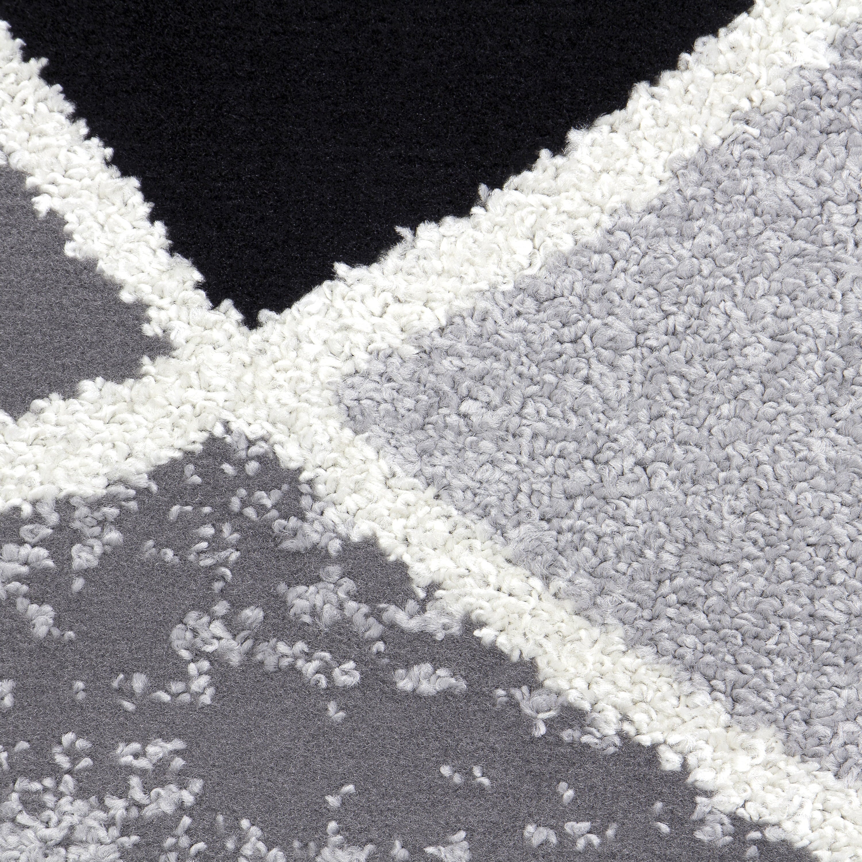AVERO™ Block Polypropylene Rug, 4'11" x 7', Black - AVERO™