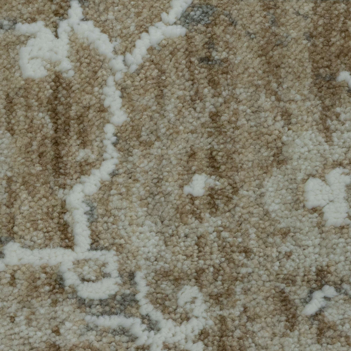 AVERO™ Traditional Plush Beige Medallion Indoor Area Rug, 7' 9" x 10' - AVERO™