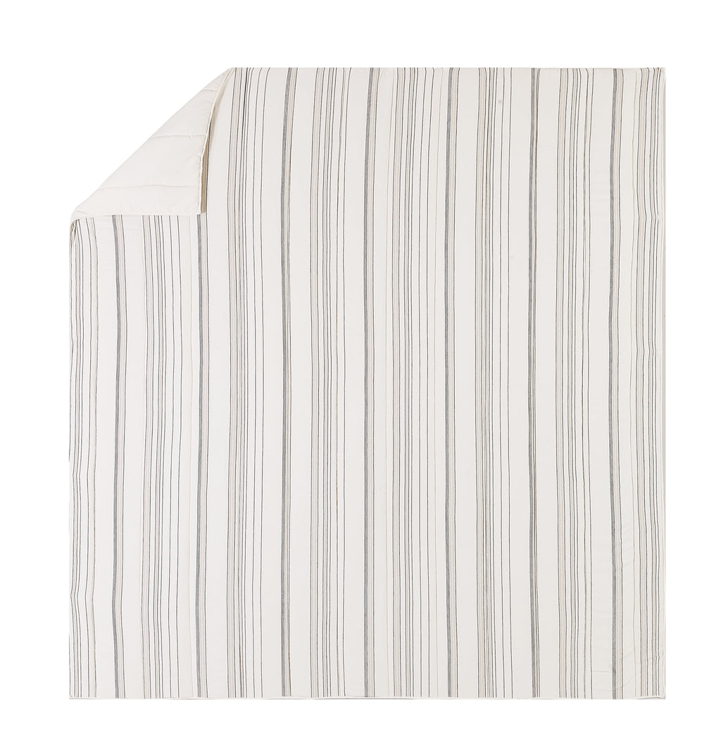 AVERO™ Ticking Stripe Cotton Quilt, Off-White, Full/Queen, All Ages - AVERO™