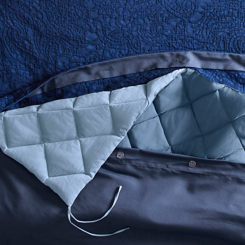 AVERO™ Down Alternative Comforter, Full/Queen - Blue, Reversible - AVERO™