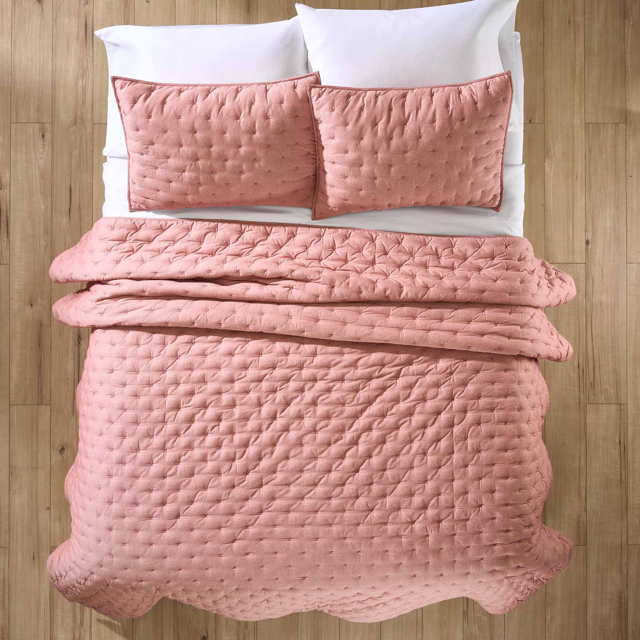 AVERO™ Rose Chambray Quilt, King - AVERO™